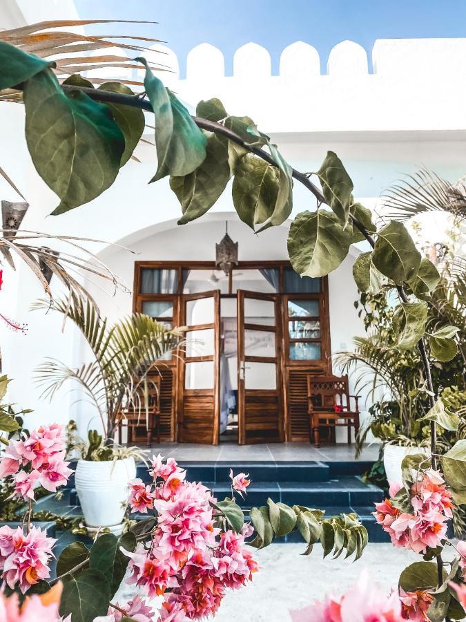 The Golden Blue Luxury Hotel Bwejuu Buitenkant foto