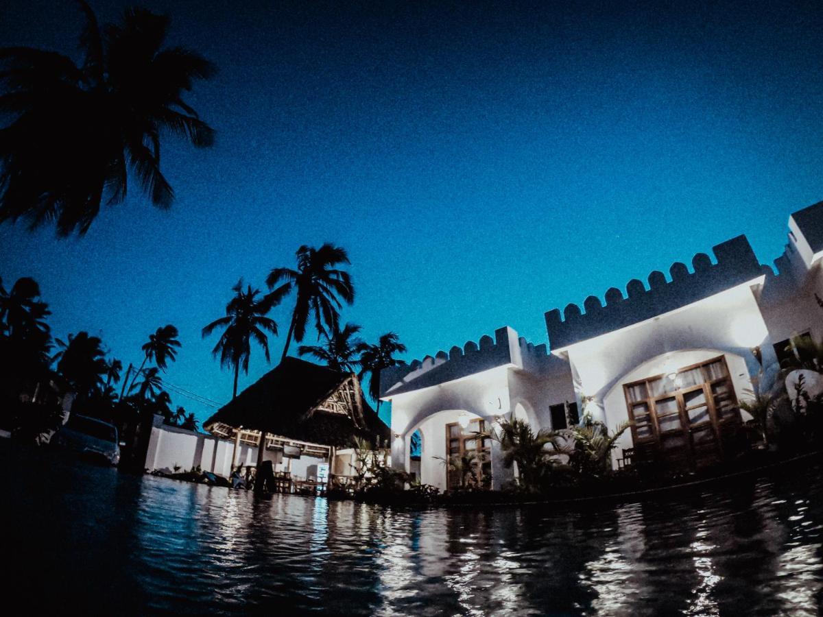 The Golden Blue Luxury Hotel Bwejuu Buitenkant foto
