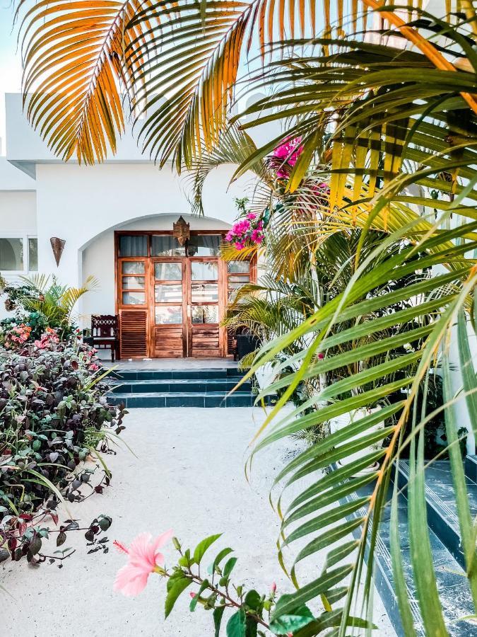 The Golden Blue Luxury Hotel Bwejuu Buitenkant foto